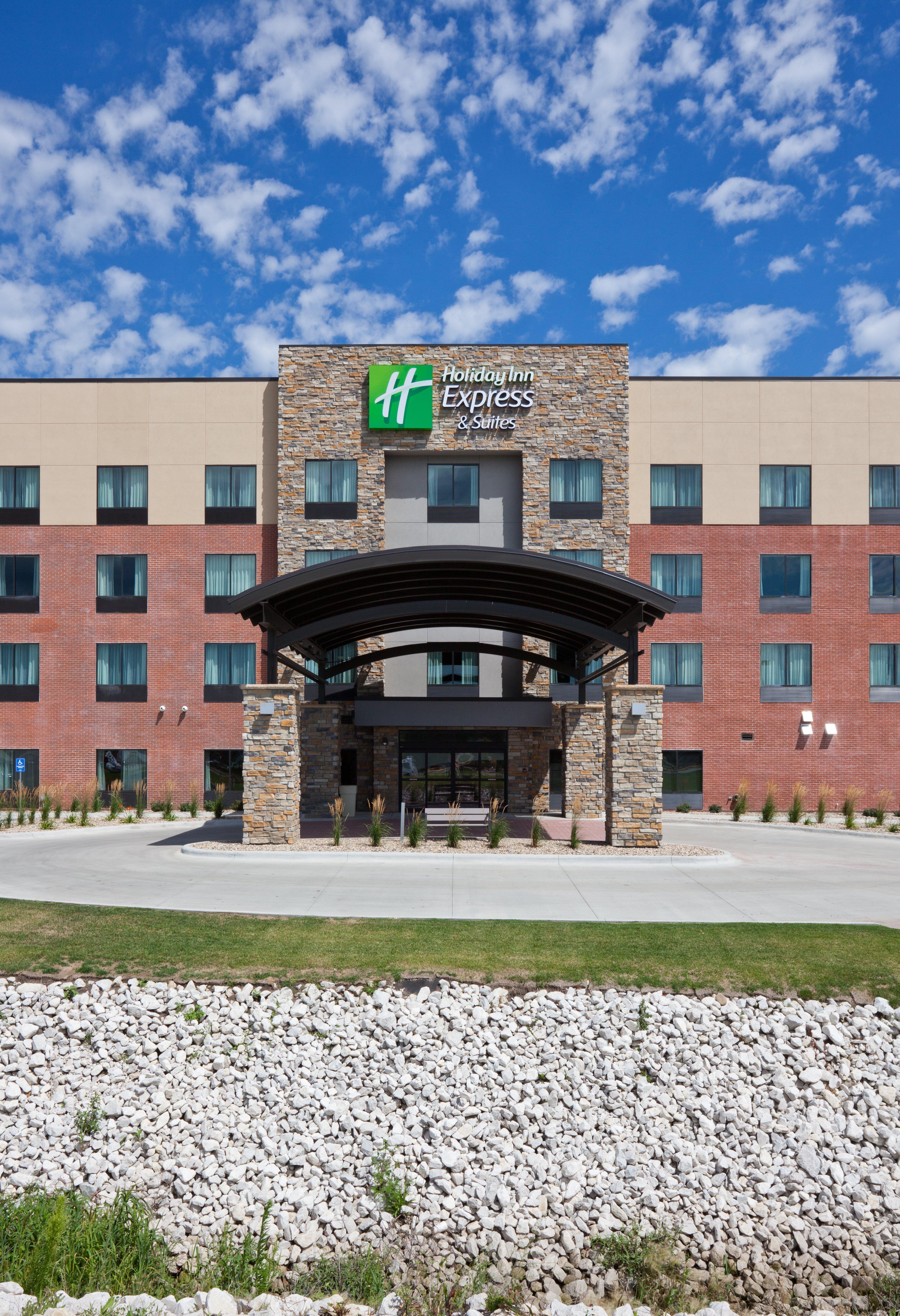 Holiday Inn Express & Suites Fort Dodge By Ihg Екстер'єр фото