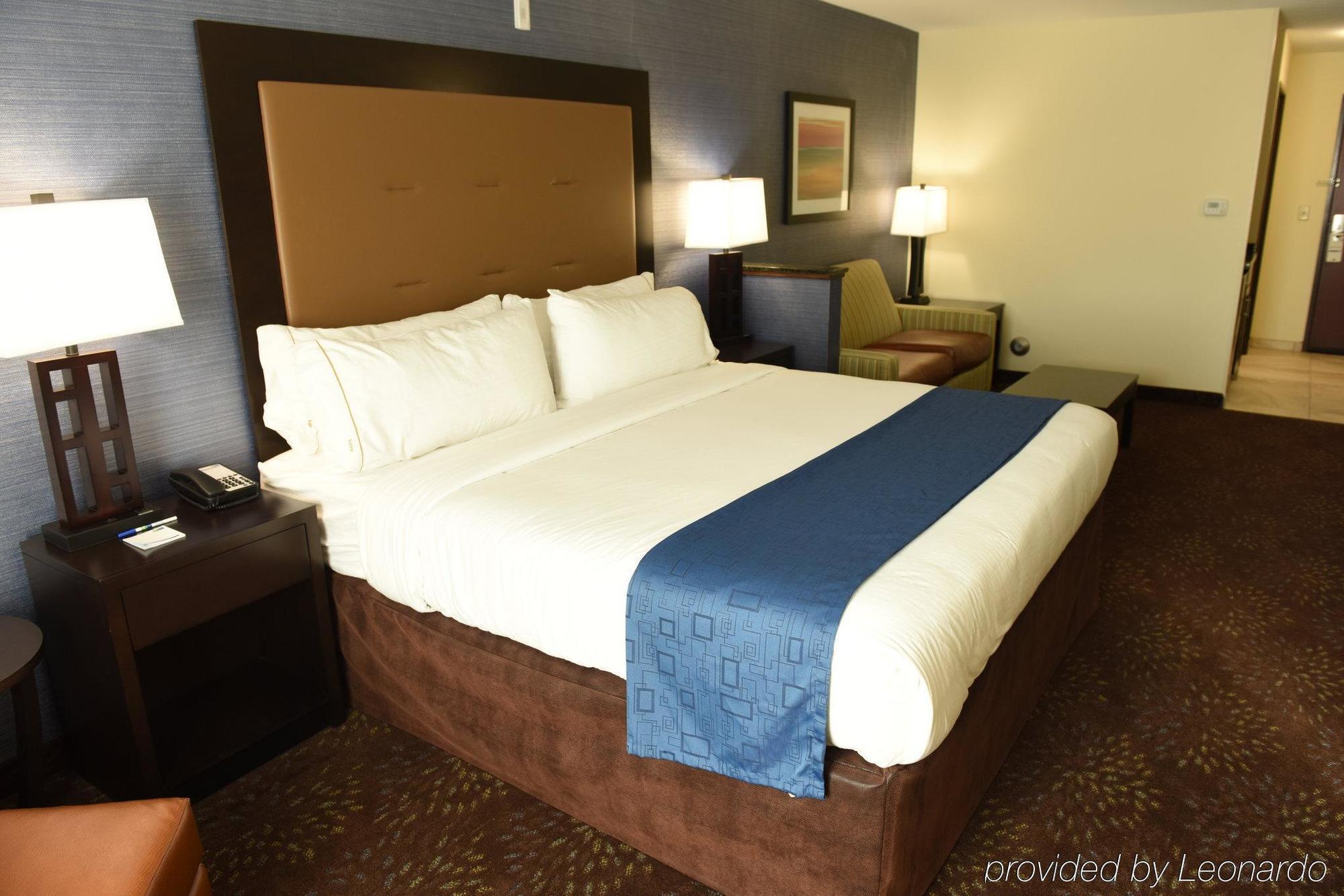 Holiday Inn Express & Suites Fort Dodge By Ihg Екстер'єр фото