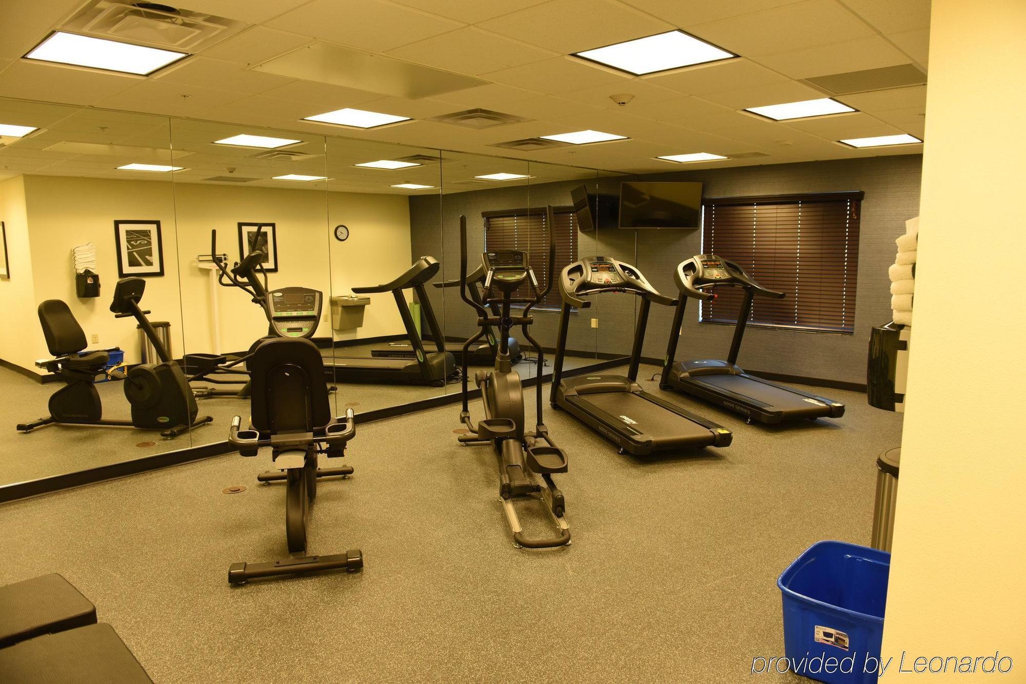 Holiday Inn Express & Suites Fort Dodge By Ihg Екстер'єр фото