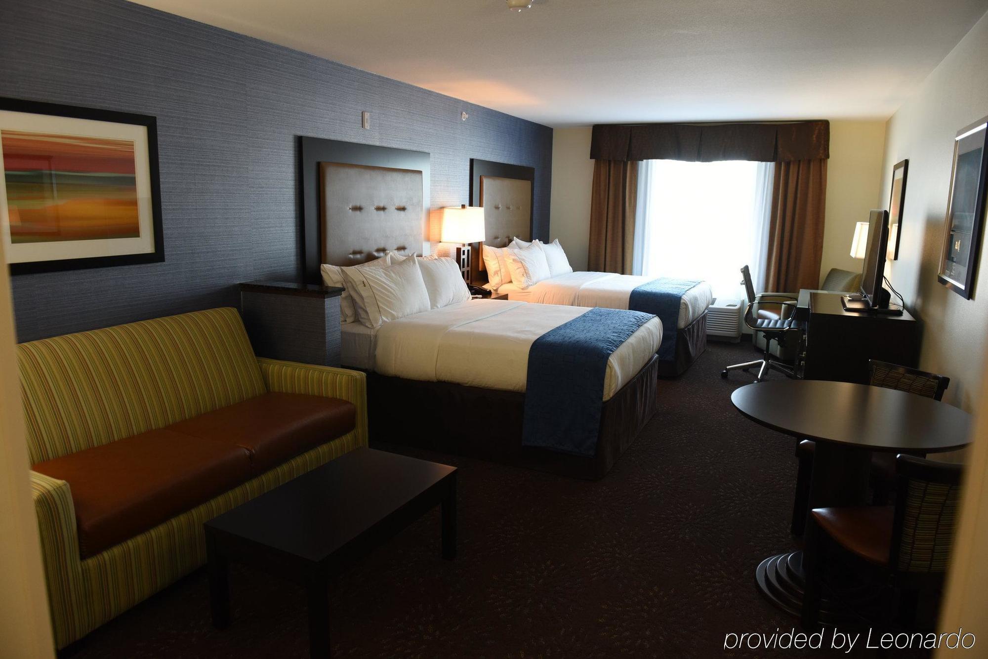 Holiday Inn Express & Suites Fort Dodge By Ihg Екстер'єр фото
