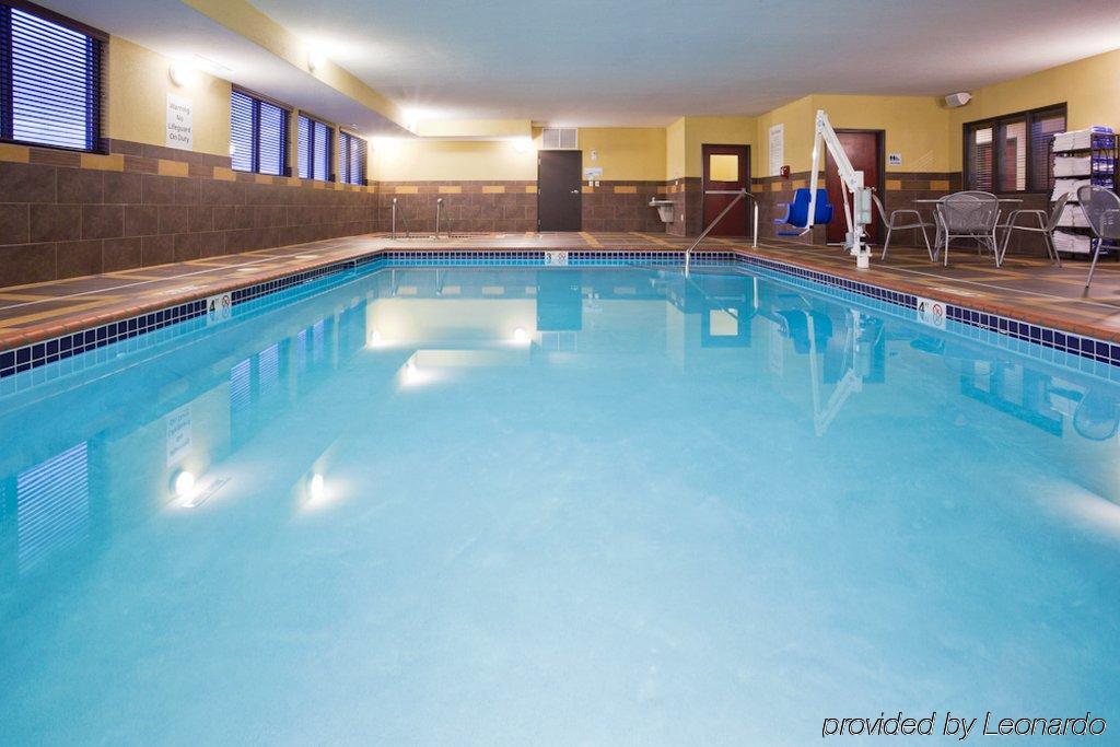 Holiday Inn Express & Suites Fort Dodge By Ihg Екстер'єр фото