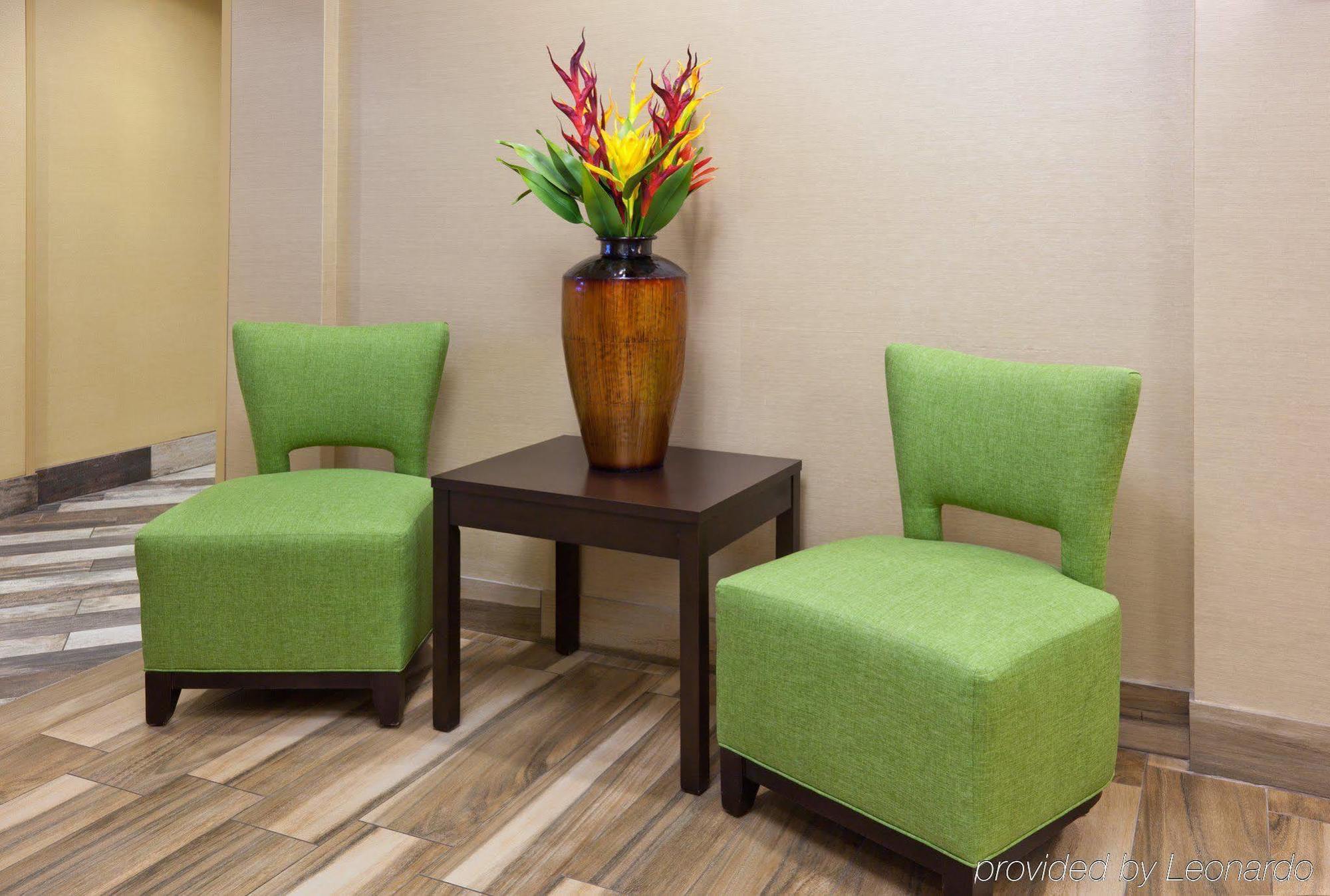 Holiday Inn Express & Suites Fort Dodge By Ihg Екстер'єр фото