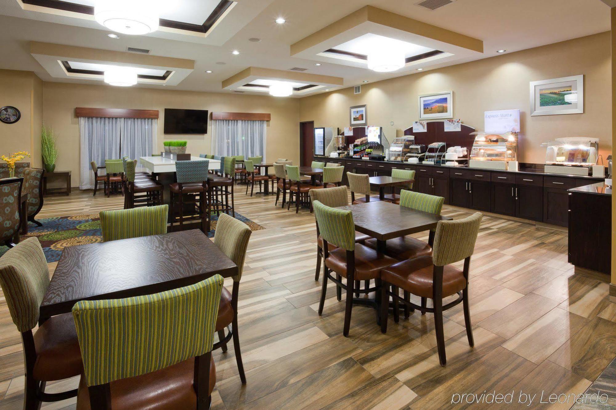 Holiday Inn Express & Suites Fort Dodge By Ihg Екстер'єр фото